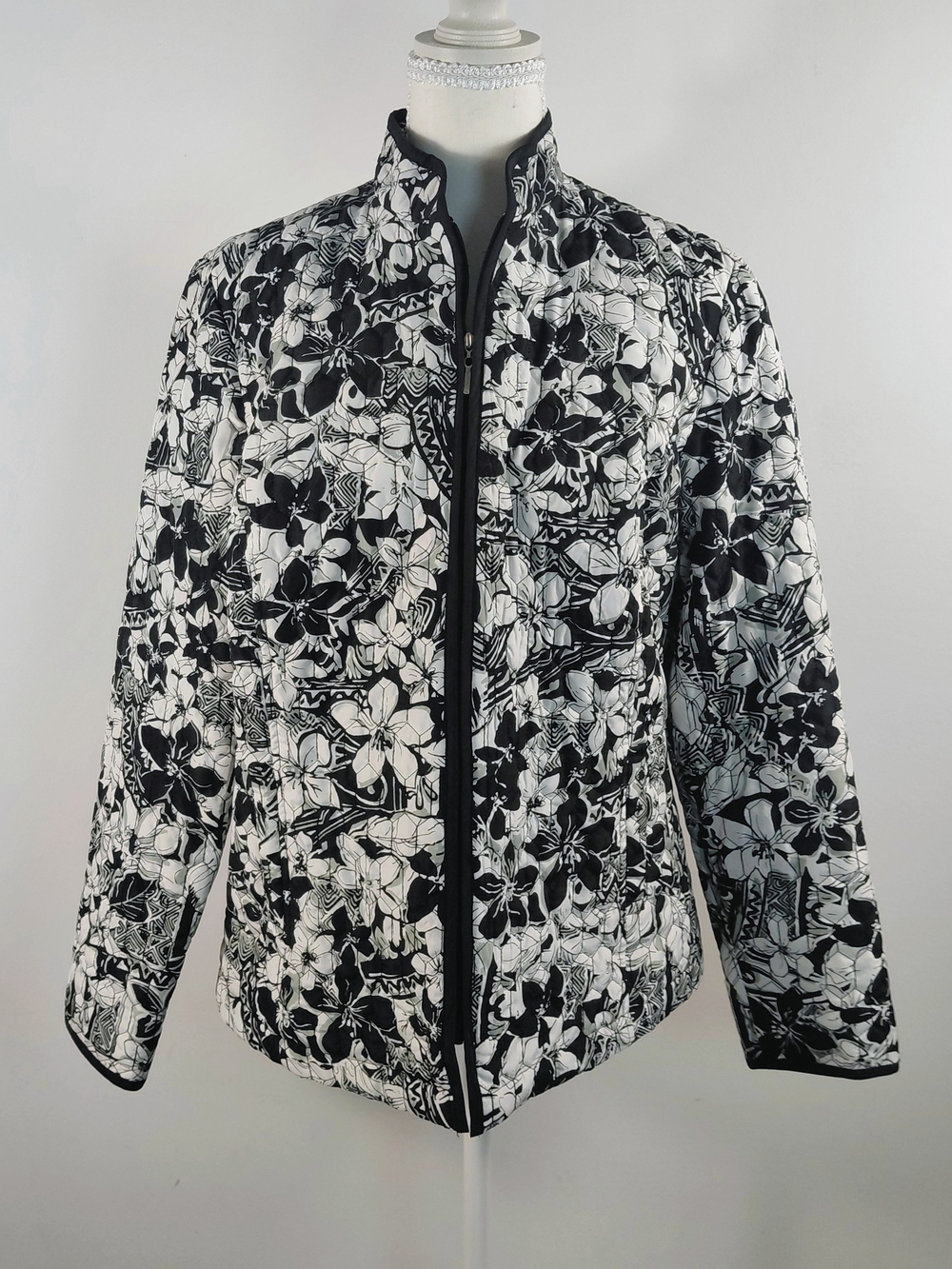 Requirements Floral Quilted Zipper Jacket M Bold Botanical Whimsigoth Dark...